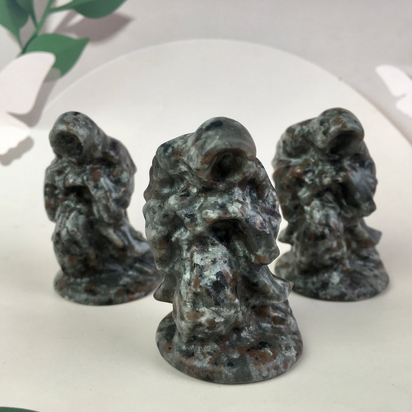 Wholesale Natural Crystal Gemstones Hand-Carved Yooperlite Crystal  Halloween Carving for Halloween Gifts