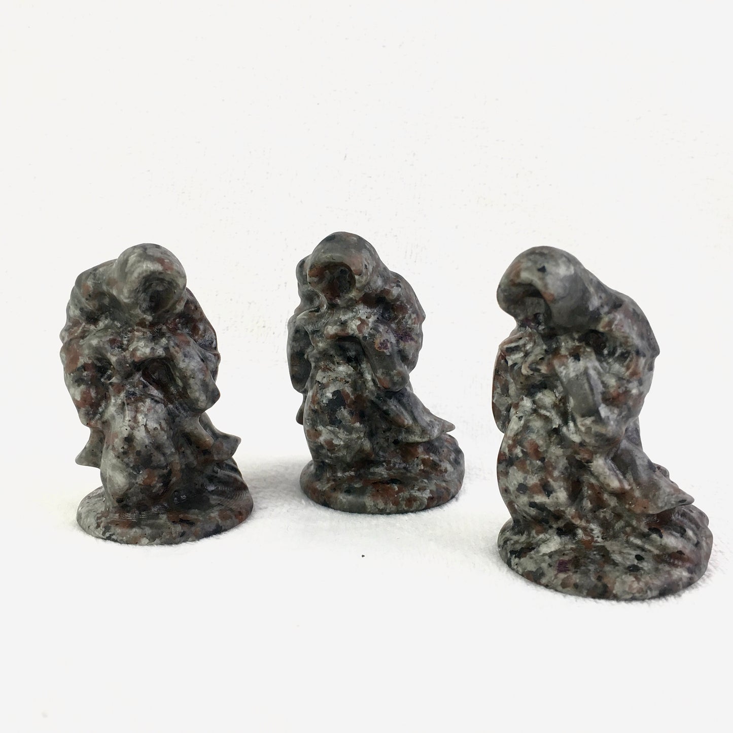 Wholesale Natural Crystal Gemstones Hand-Carved Yooperlite Crystal  Halloween Carving for Halloween Gifts