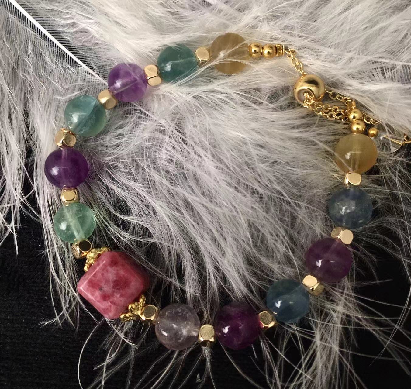 Natural crystal  BraceletHealing Natural Stone Crystal Bracelet