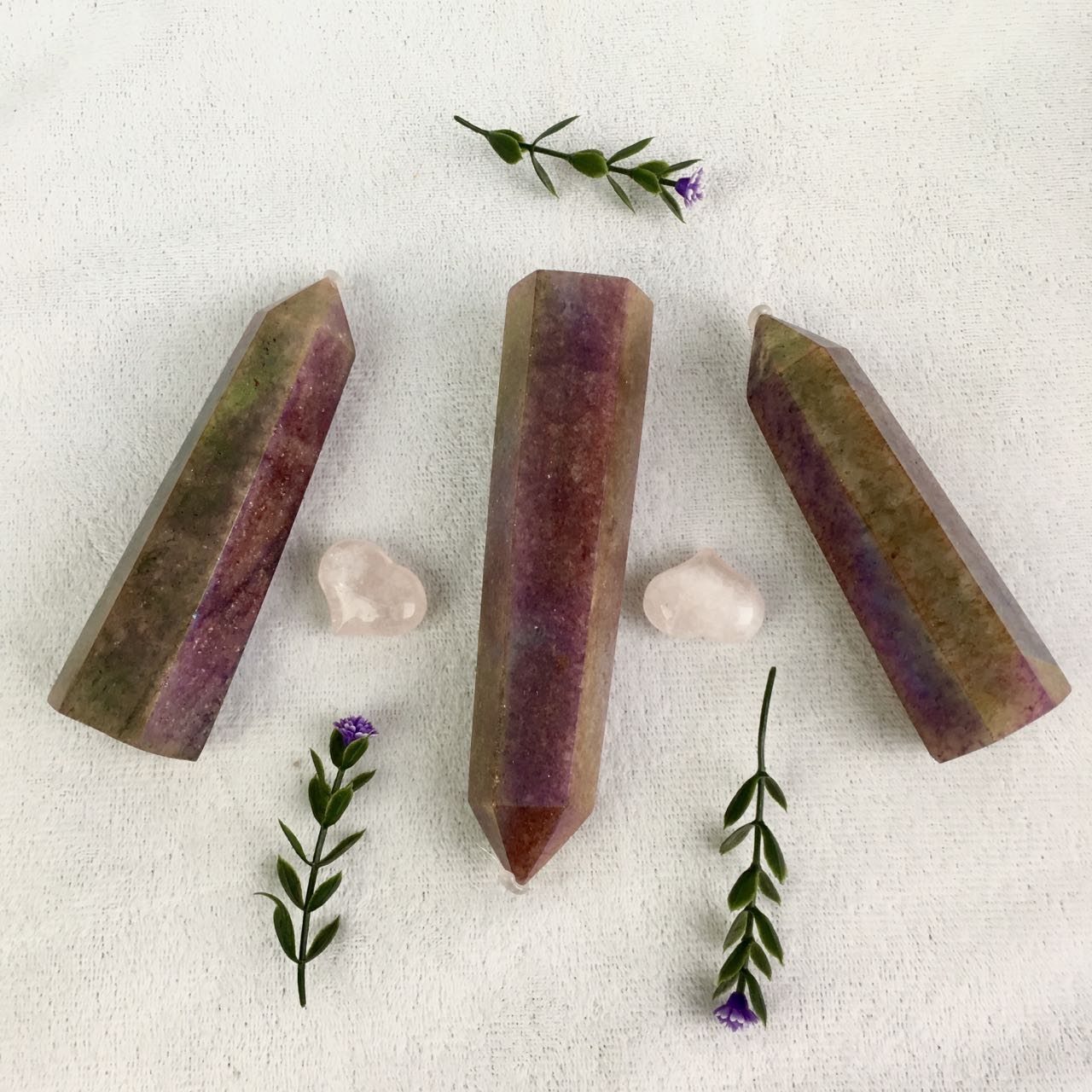 Wholesale high quality reiki natural Aura strawberry Healing stone tower  for decoraiotion 1kg
