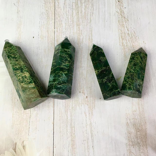 Wholesale High quality emerald Tower Natural Crystal for Decoration 1kg