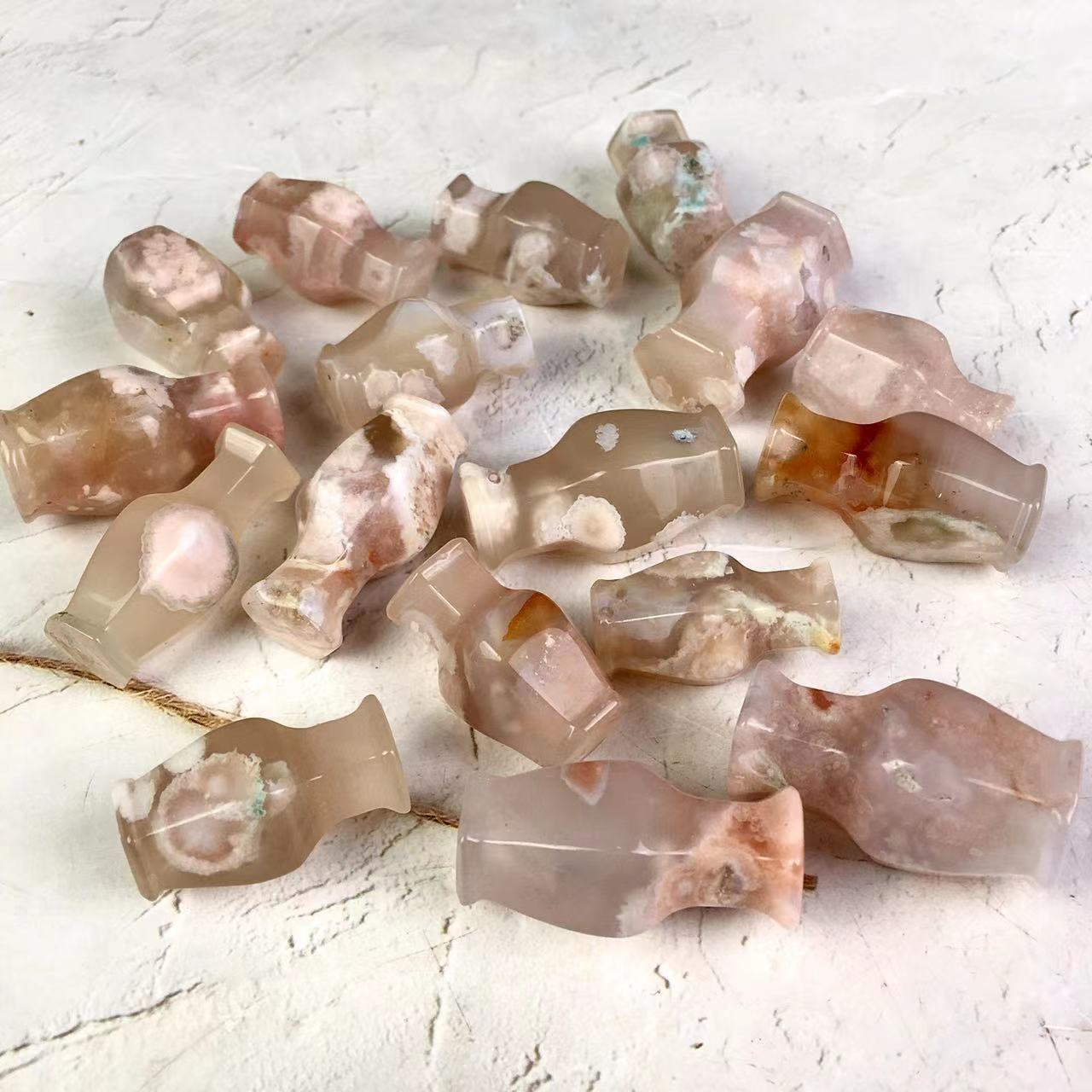 Wholesale natural crystal sakura agate bottle for decoration
