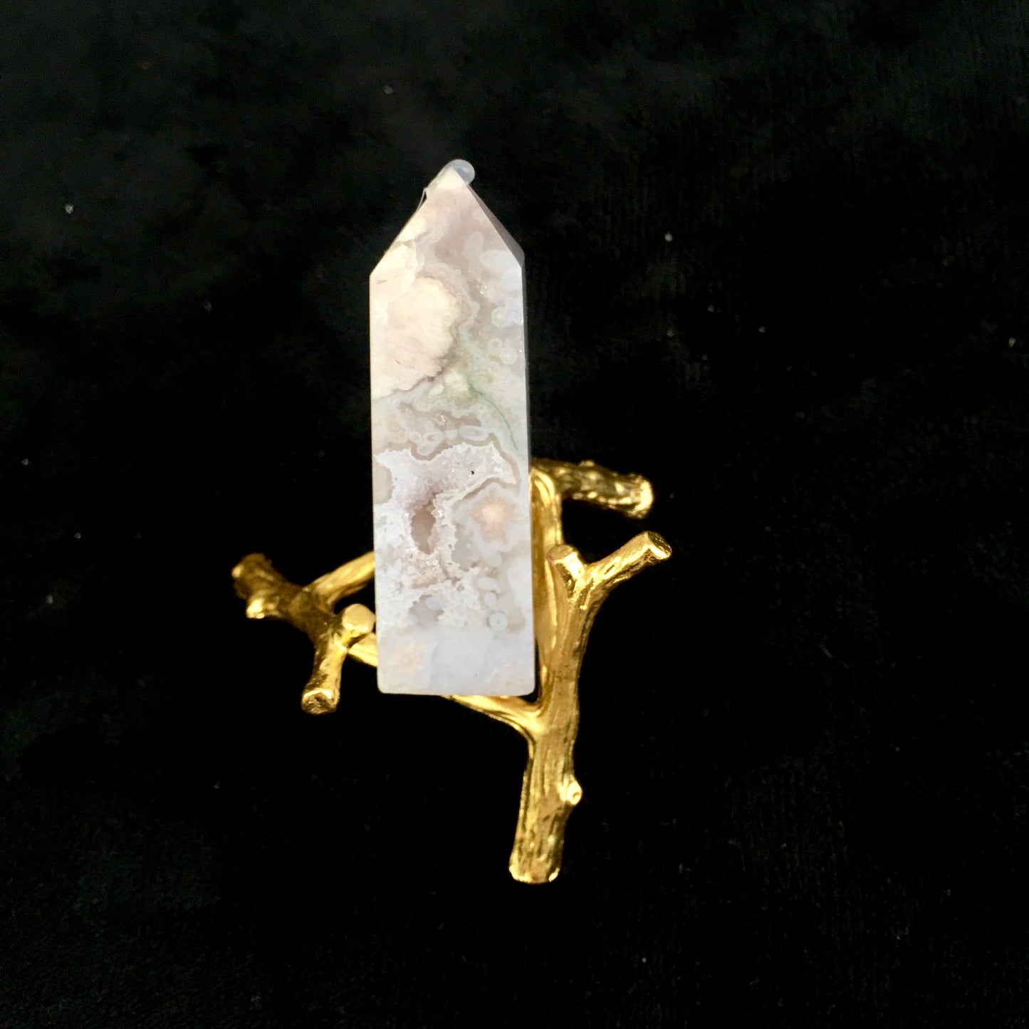 Wholesale Natural Quartz Crystal Sakura Agate  Tower for decoraiotion 1kg