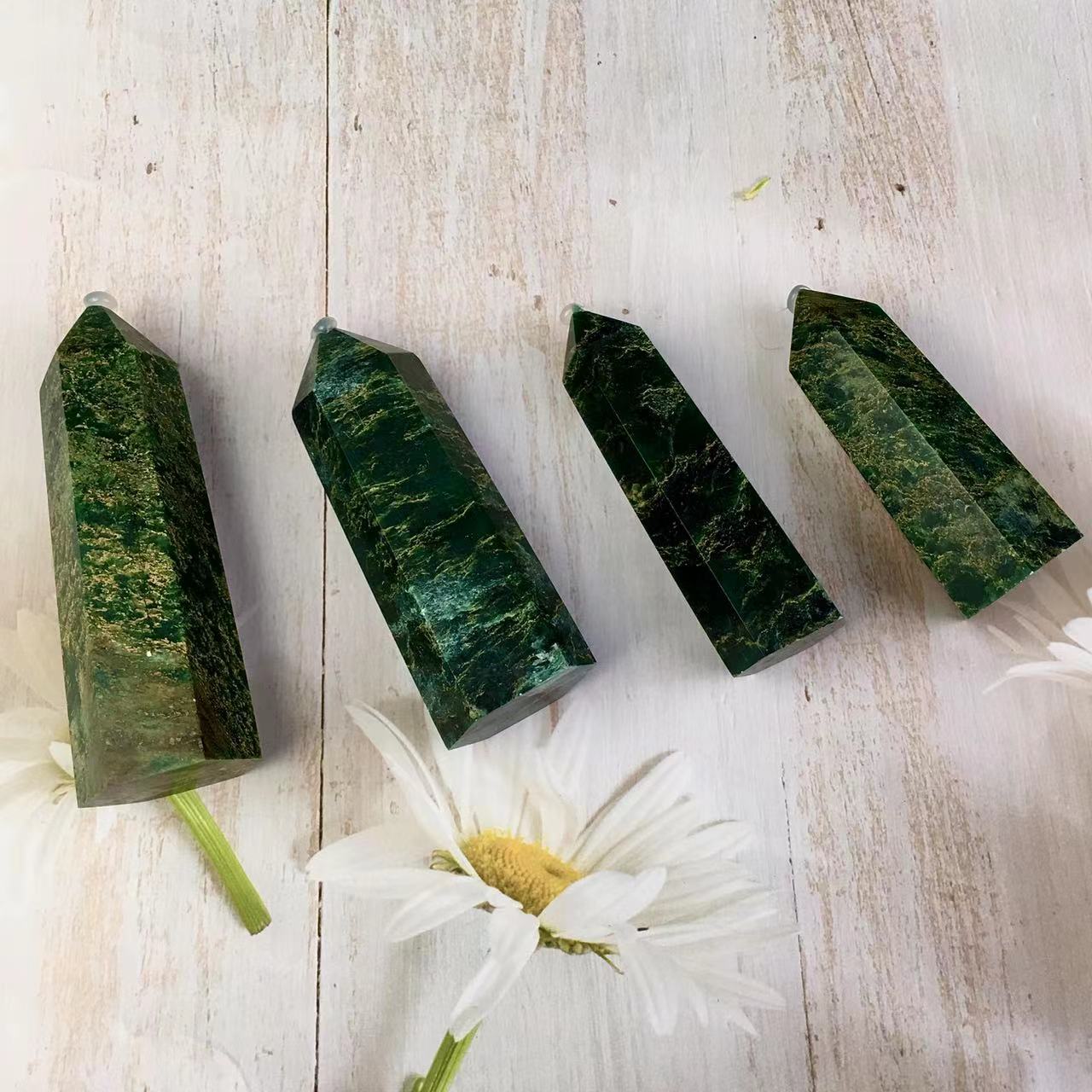 Wholesale High quality emerald Tower Natural Crystal for Decoration 1kg