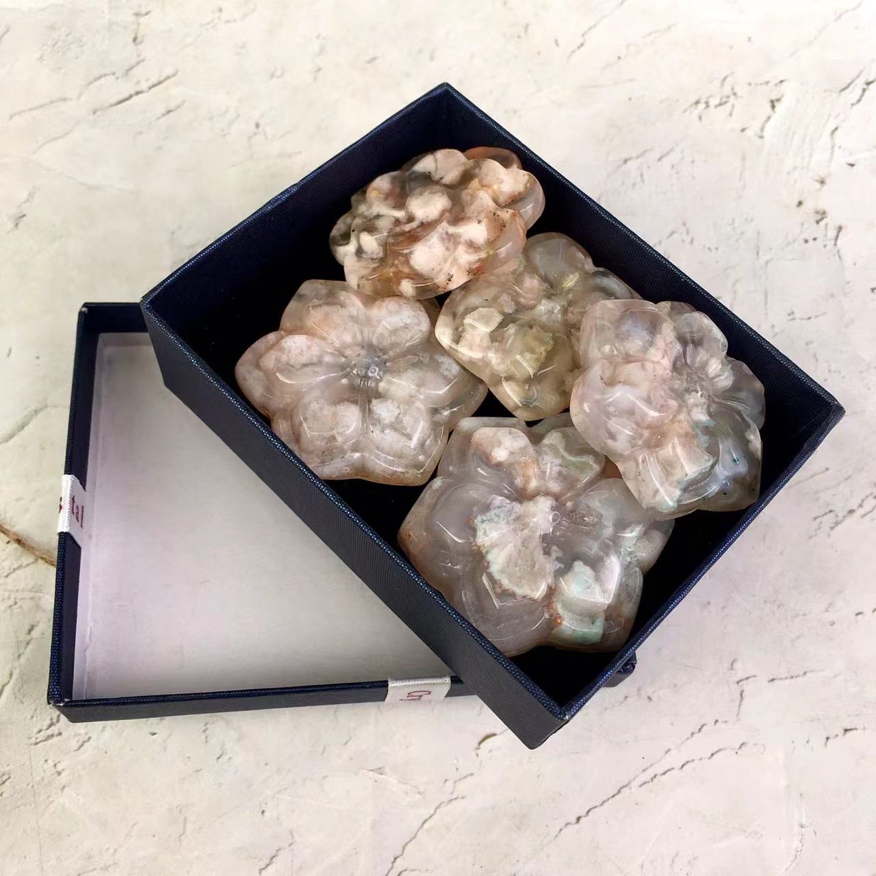 Wholesale Hand carved Natural Sakura Agate Flower  For Decoration