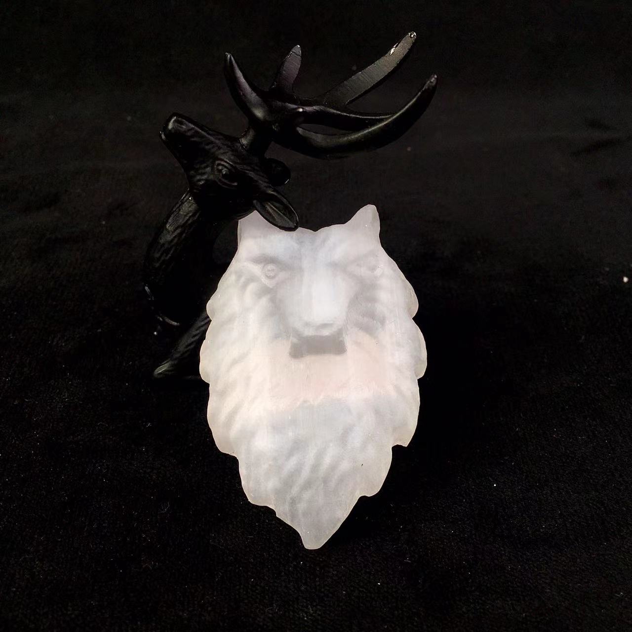 High quality wholesale Natural Crystal Selenite Wolf Head For Decoration