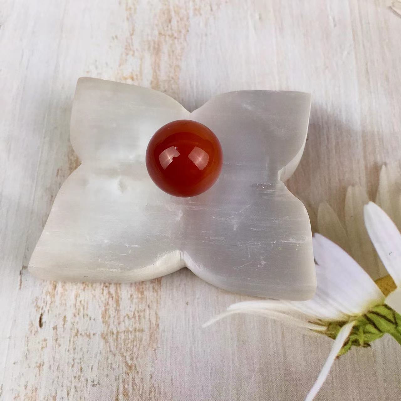 Wholesale high quality reiki natural crystal selenite petal bowl for decoraiotion