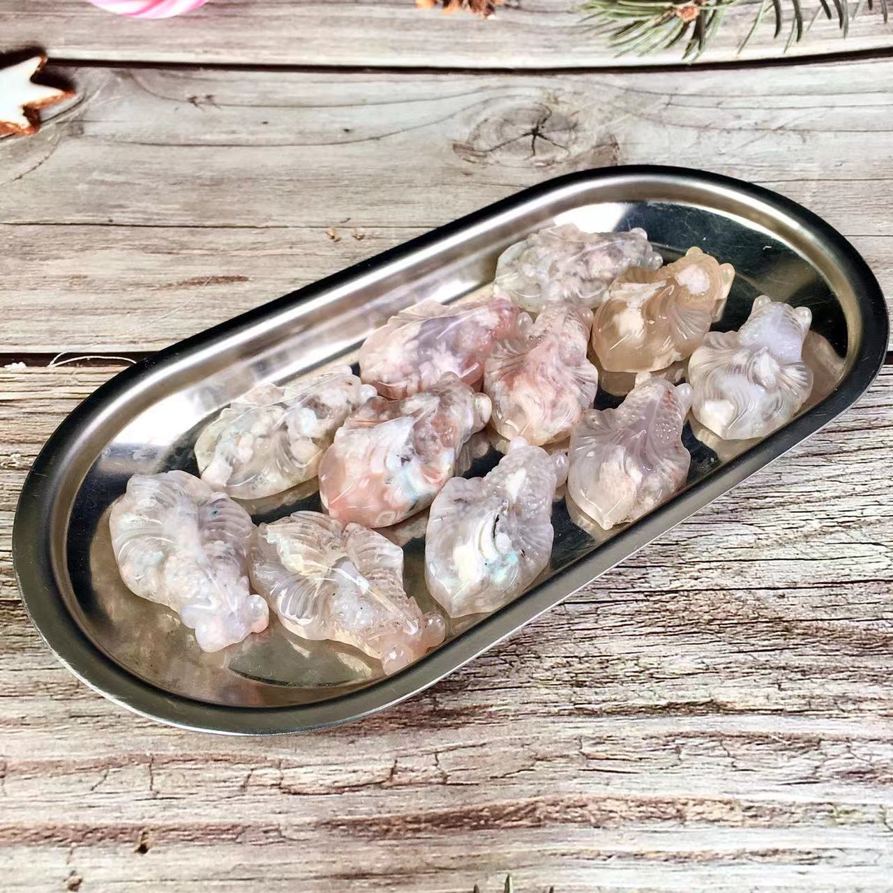 Hot Wholesale Natural Crystal Sakura Agate Golden Fish For Decoration