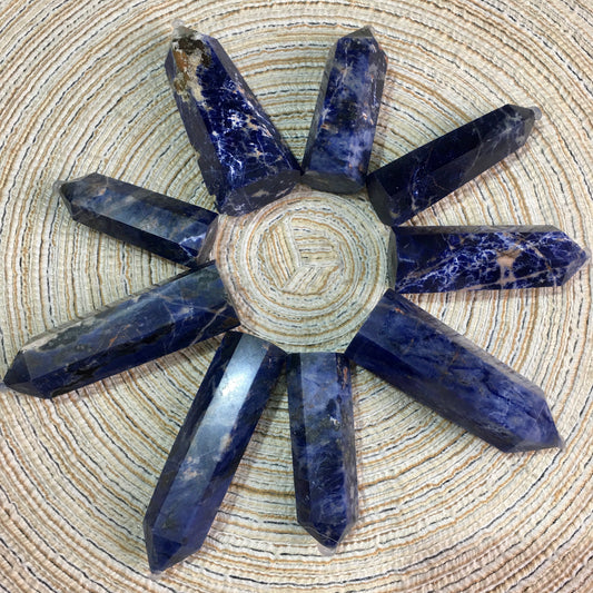 Wholesale Natural Healing Quartz Crystal Sodalite Tower for decoraiotion 1kg