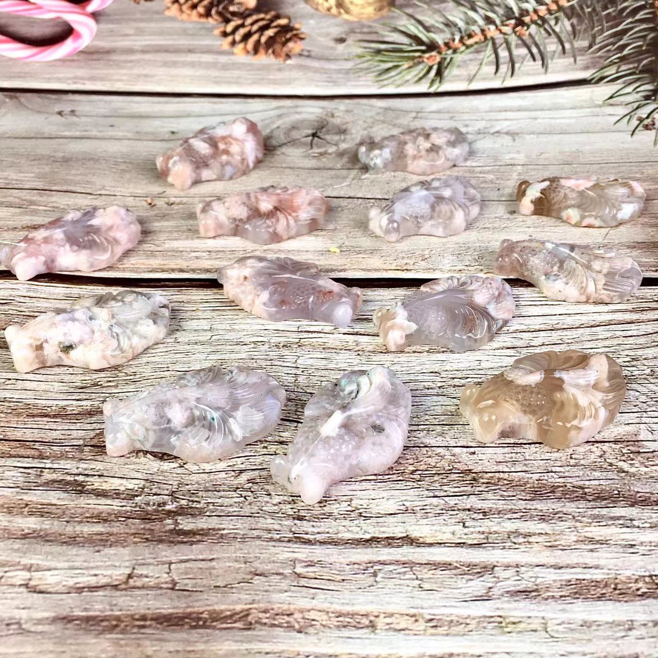 Hot Wholesale Natural Crystal Sakura Agate Golden Fish For Decoration