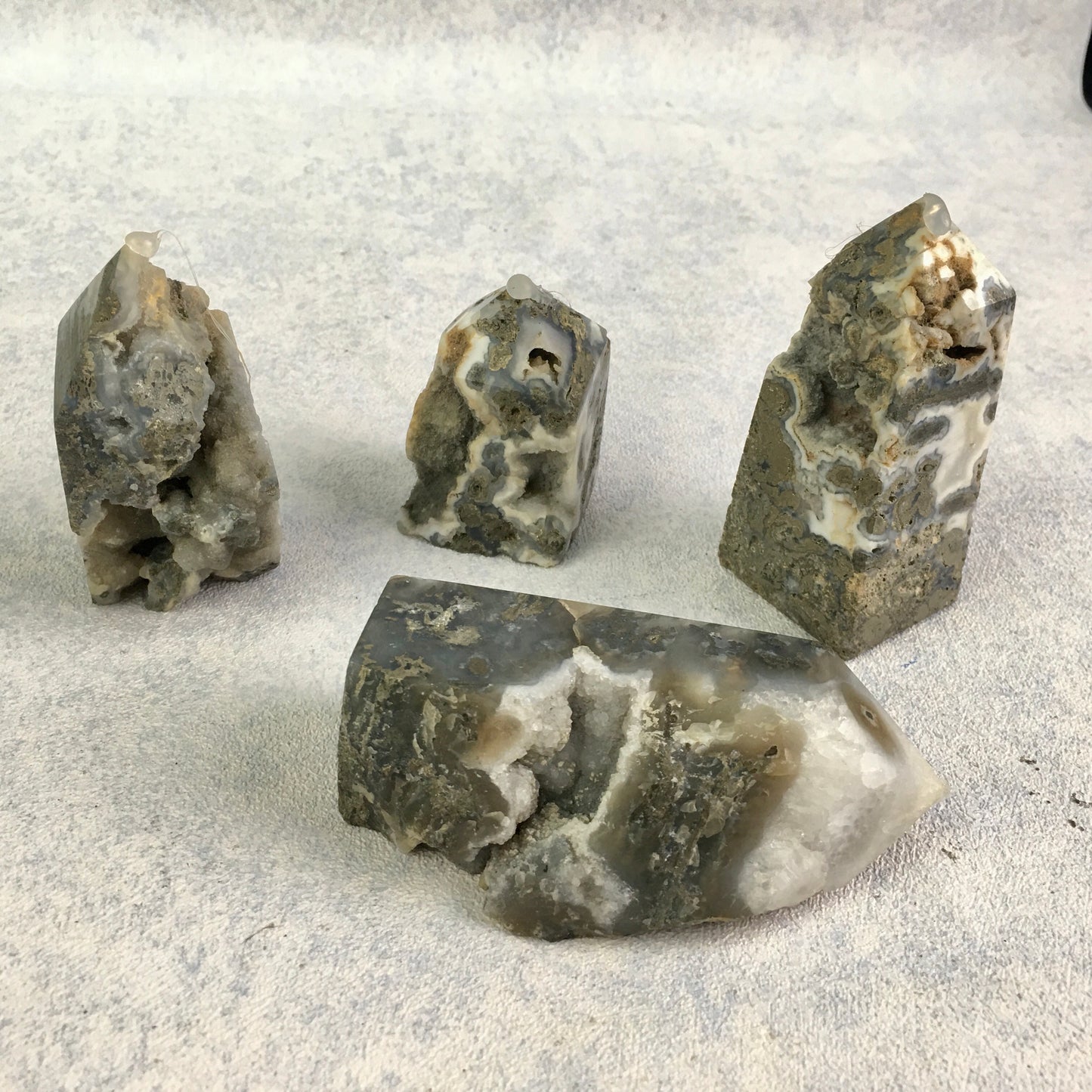 Wholesale natural Pyrite agate tower for decoraiotion 1kg