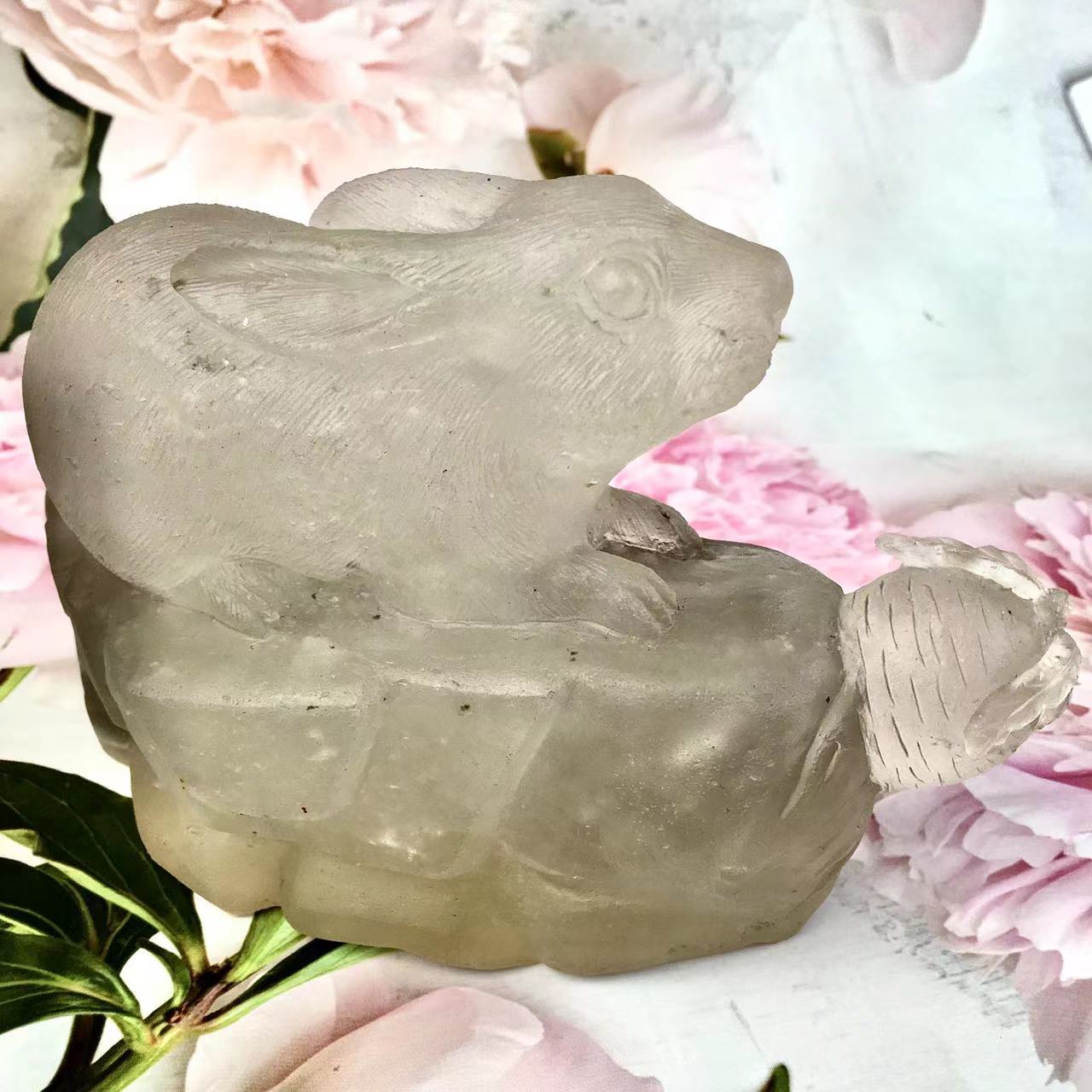 Wholesale natural crystal carving pieces clear quartz white rabbit bunnies hand-carved for home decoration