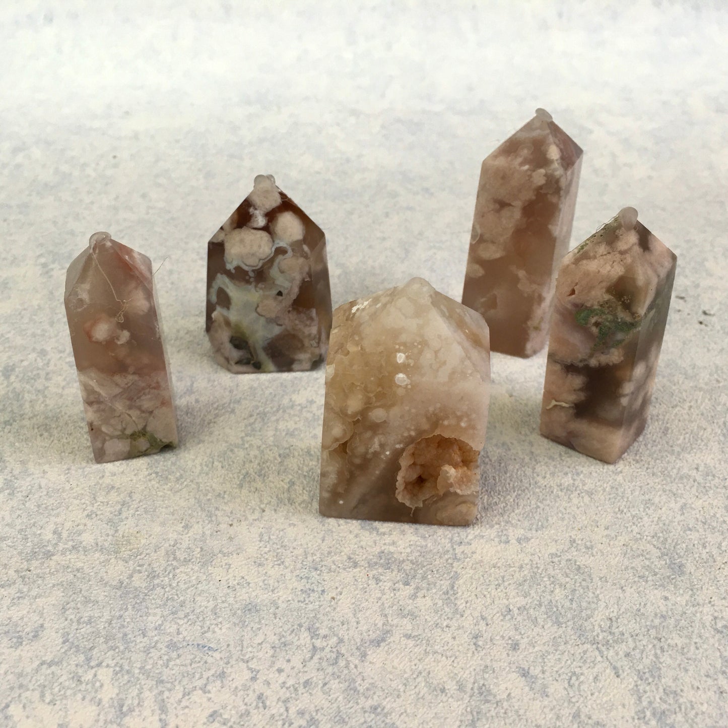 Wholesale Natural Quartz Crystal Sakura Agate  Tower for decoraiotion 1kg