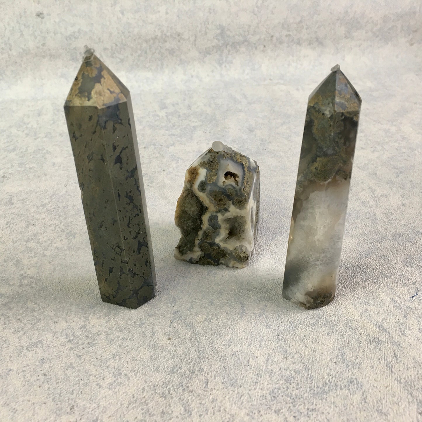Wholesale natural Pyrite agate tower for decoraiotion 1kg