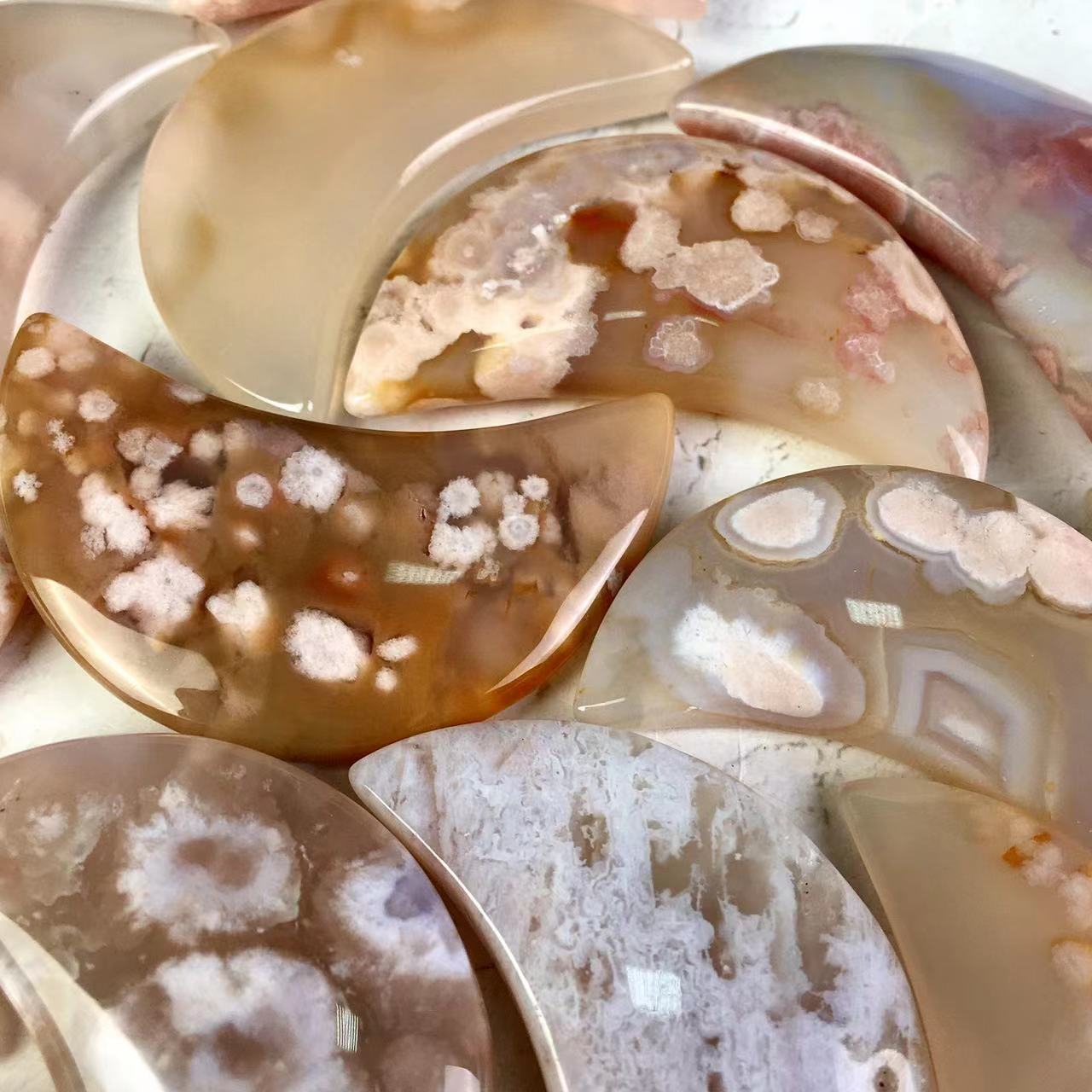 Wholesale Natural  Sakura Agate moon For Decoration