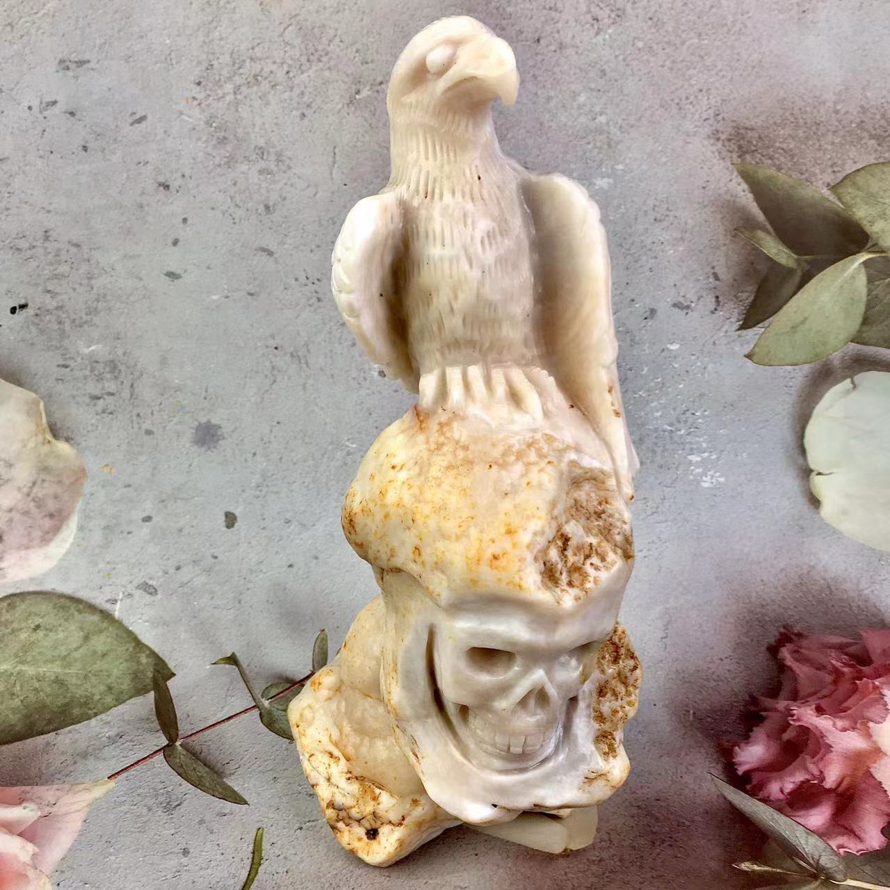 Wholesale High Quality Natural Healing Decorative Crystal Skulls White agate /jade Skulls With Eagle
