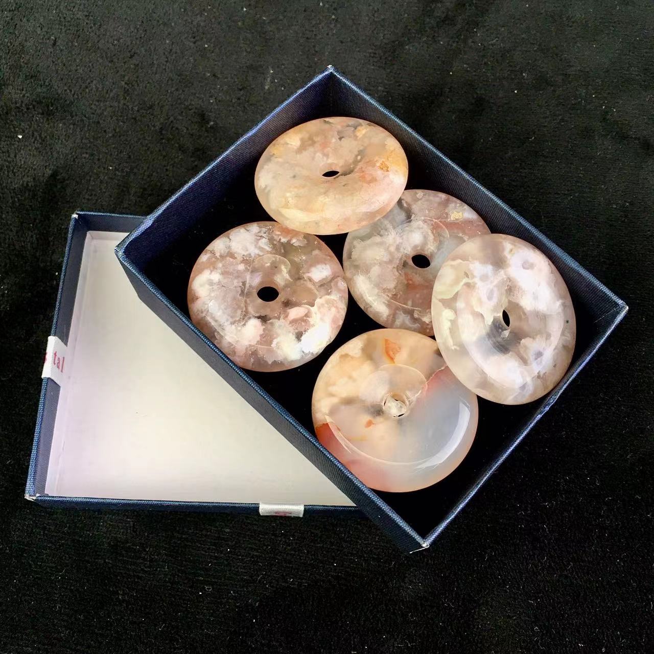 Wholesale Natural Sakura Agate Ping An buckle For Decoration