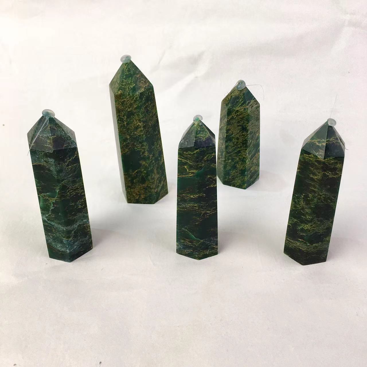 Wholesale High quality emerald Tower Natural Crystal for Decoration 1kg