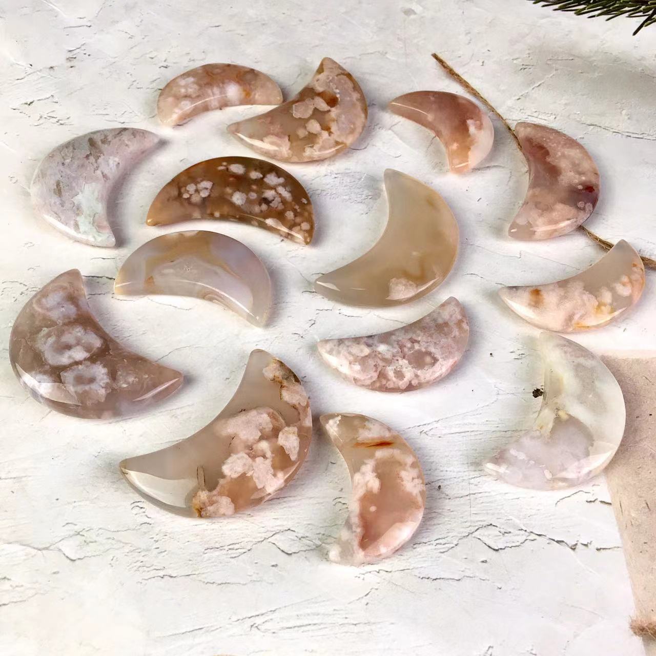 Wholesale Natural  Sakura Agate moon For Decoration